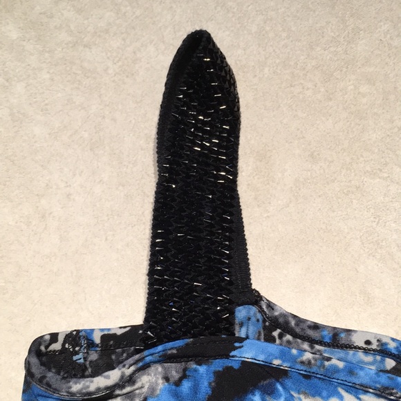 Single strap top with beads on the strap - Picture 4 of 4